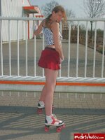 Nacktes Rollergirl 7