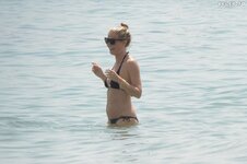 Gwyneth paltrow in a black bikini in marbella spain 06 24 2017 6