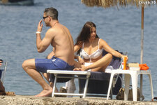 85117 by mah0ne Sofia Vergara In A Bikini At The Beach In Ischia 120710 028 123 92lo