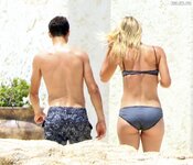 Maria sharapova shows off bikini body on vacation with boyfriend in cabo mexico july 2014 7