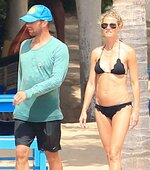 Gwyneth paltrow bikini candids in mexico march 2015 1