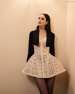 Rachel Brosnahan   Emmy Awards Afterparty Photoshoot 2024 01   05