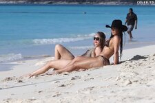 Kim   Khloe Kardashian in Bikini on the sandy shores of Turks and Caicos 04 06 2024  45 