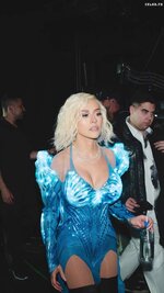 Christina aguilera snapshots backstage at concert 04 08 2024 6