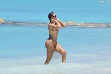 Khloe Kardashian in swimsuit on vacation in the Turks and Caicos 04 03 2024  9 