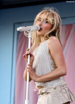 Sabrina carpenter performance sexy booty coachella 1