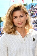 Zendaya braless beauty monaco photocall 15