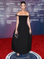 Katy_Perry_at_the_10th_Annual_Breakthrough_Prize_Ceremony_in_Los_Angeles_04-13-2024__17_.jpg