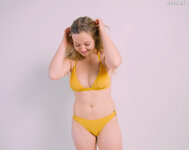 Hannah Yellow Bikini Shooting (9).jpg