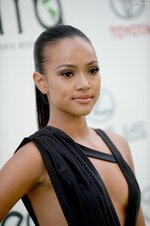 Karrueche Tran - EMA Awards in Burbank, 2015-10-24 - 09.jpg