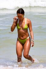 Karrueche Tran - the Beach in Miami, 2023-05-06 - 07.jpg