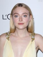 Dakota Fanning - ELLE Women in Hollywood Awards in LA, 2016-10-24 - 03.jpg