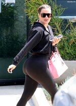 Khloe Kardashian sexy booty black leggings 1