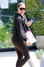 Khloe Kardashian sexy booty black leggings 7
