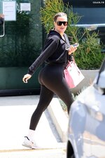 Khloe Kardashian sexy booty black leggings 15 1