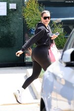 Khloe Kardashian sexy booty black leggings 18