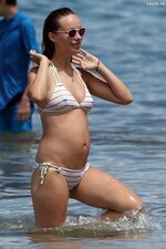 pregnant-olivia-wilde-in-bikini-at-a-beach-in-maui-04-28-2016-5.jpg