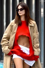 Emily ratajkowski braless underboob nyc 1