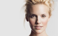 Maggie Grace - Wallpaper_01.jpg