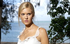 Maggie Grace - Wallpaper_05.jpg