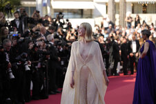 Elle Fanning - 77th Cannes Film Festival Cannes, Frankreich, 25.5.2024 - 06.jpg