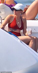 1659993817_6_scarlett-johansson-wows-in-red-bikini-as-she-enjoys-some_______________.jpg