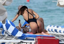 Emily Ratajkowski  Topless Candids on the Beach in Miami 5