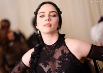 0501_2023MetGala-Billie__3_.jpg