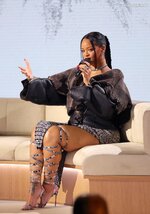 Rihanna Sexy Boobs Legs 15