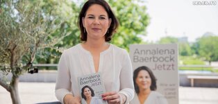 Annalena Baerbock stellt Buch vor   Kopie   Kopie