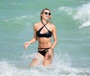 Lena Gercke im Bikini am beach in Miami 1