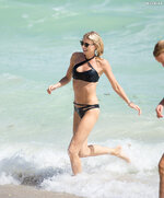 Lena Gercke im Bikini am beach in Miami 13