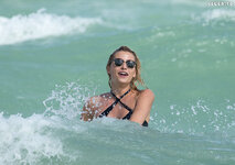 Lena Gercke im Bikini am beach in Miami 25