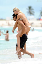 Lena Gercke on the beach in Miami 18