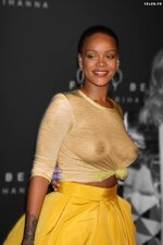 Rihanna 37