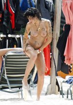 Amy winehouse topless 2 10