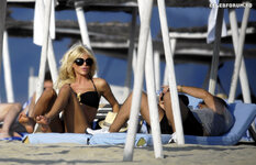 Victoria Silvstedt  Bikini St Tropez 12