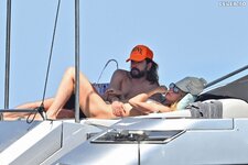 Heidi Klum in Bikini on a yacht in the South of France 05 30 2023  4 