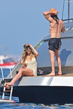 Heidi Klum in Bikini on a yacht in the South of France 05 30 2023  32 