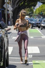 Alessandra Ambrosio shows off her toned abs as she wraps up a yoga class in Santa Monica 13