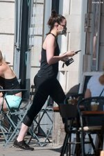 daisy-ridley-looks-fit-in-tank-top-and-leggings-as-she-hits-the-gym-in-notting-hill-london-uk-...jpg