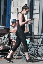 daisy-ridley-looks-fit-in-tank-top-and-leggings-as-she-hits-the-gym-in-notting-hill-london-uk-...jpg