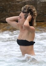 Kendal Lee Schuler shows off her bikini body  at Bondi Beach in Sydney 10282017 1