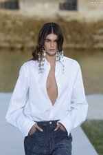 Kaia gerber runway nipslip valentino haute couture 1